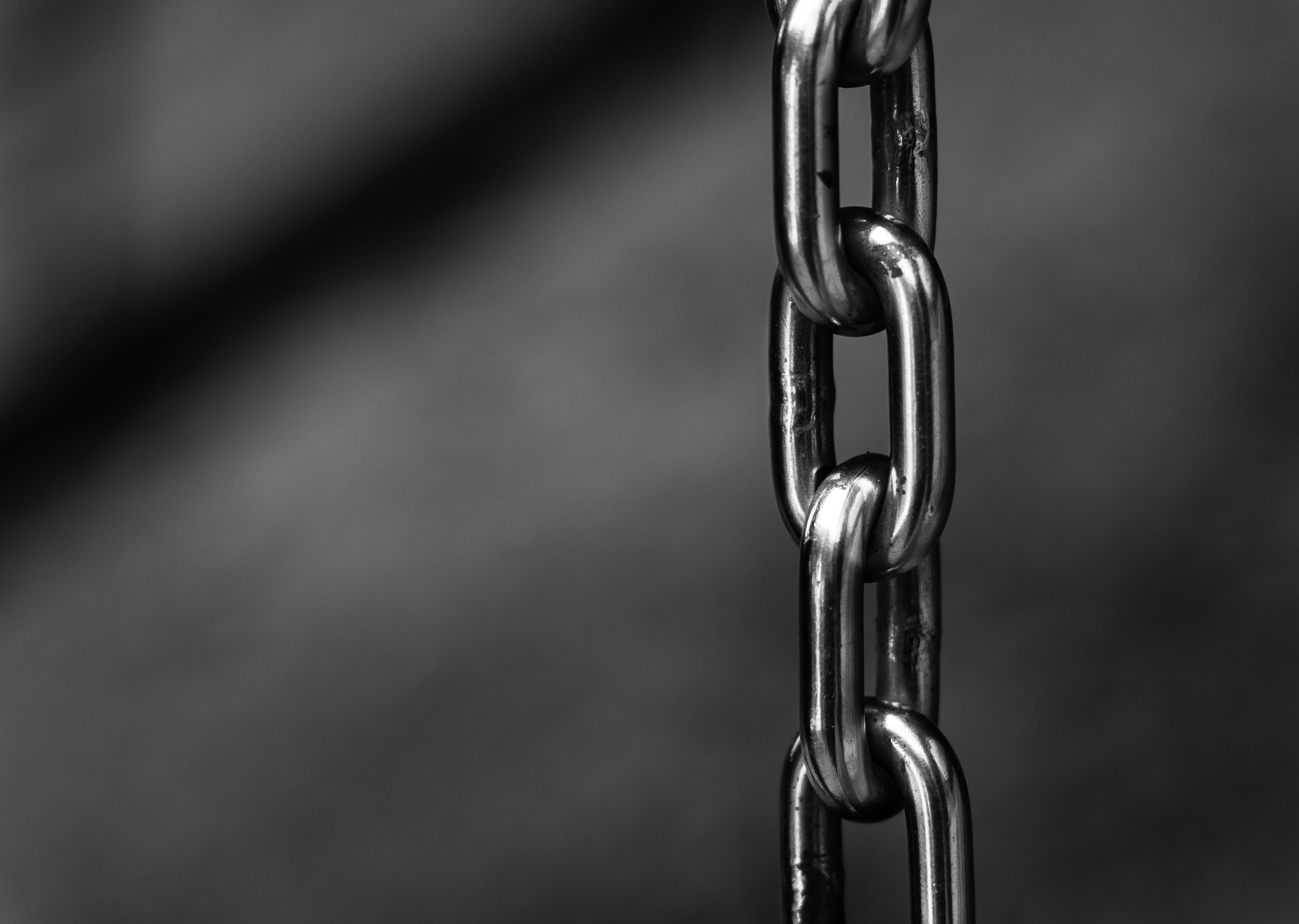 blur-chains-chrome-220237(1)